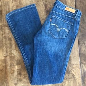 Levi’s Demi Curve